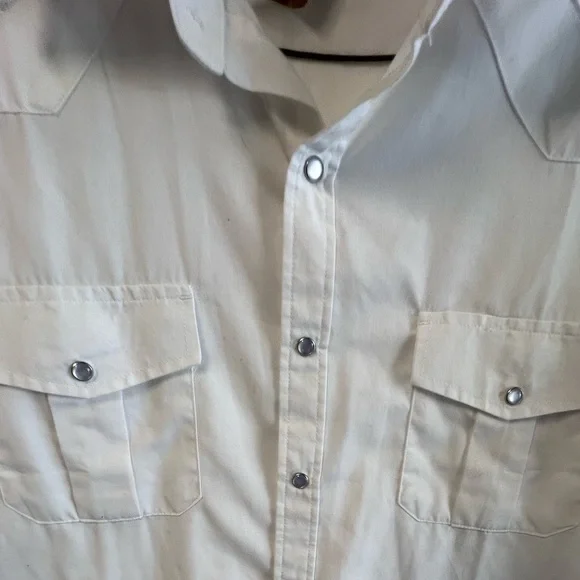 CORVALS CLUB WHITE SHORT SLEEVED SHIRT
SOFT, LIGHTWEIGHT FABRIC. - Picture 4 of 10